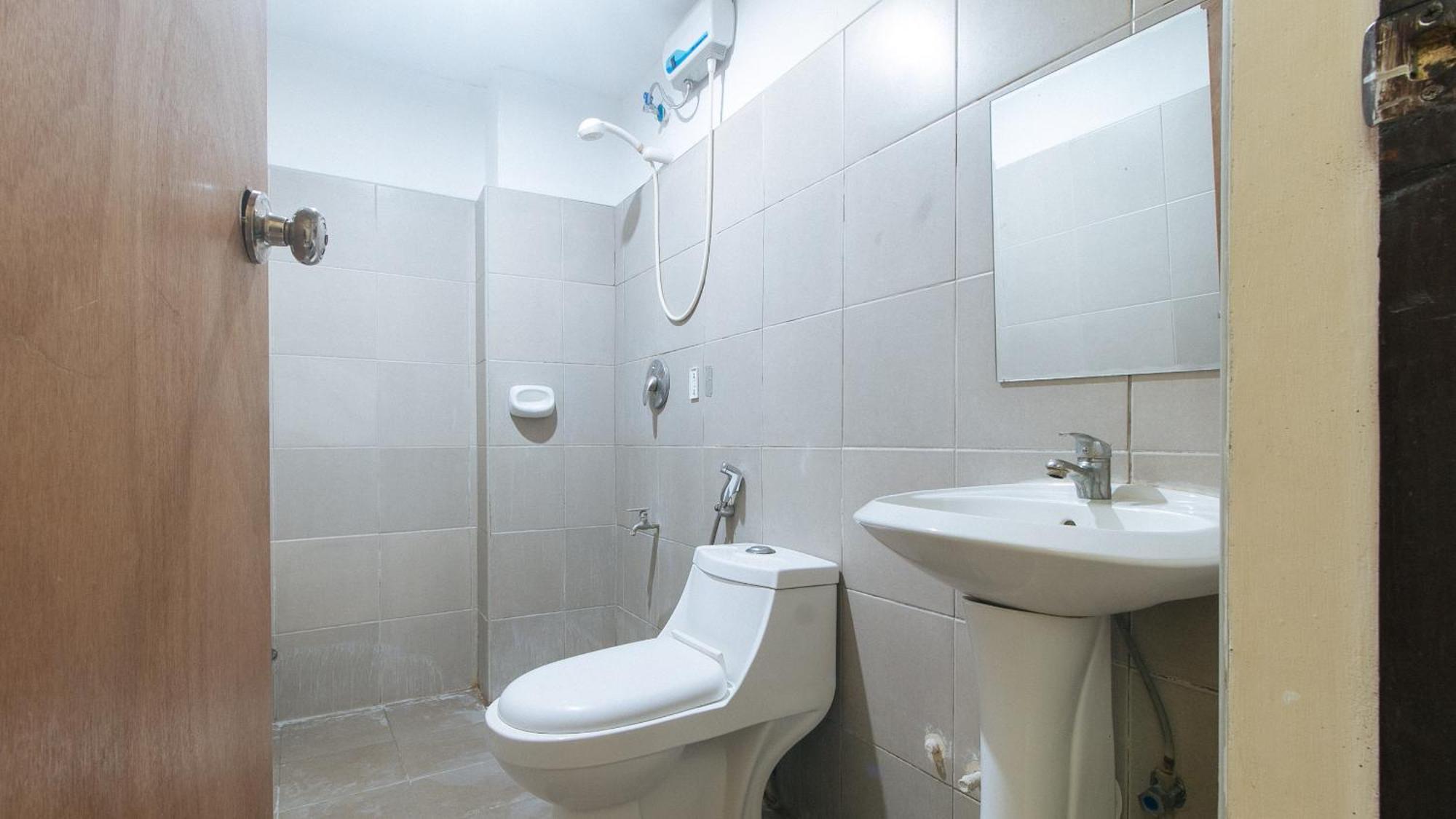 Reddoorz Near Sm City Muntinlupa San Pedro  Экстерьер фото