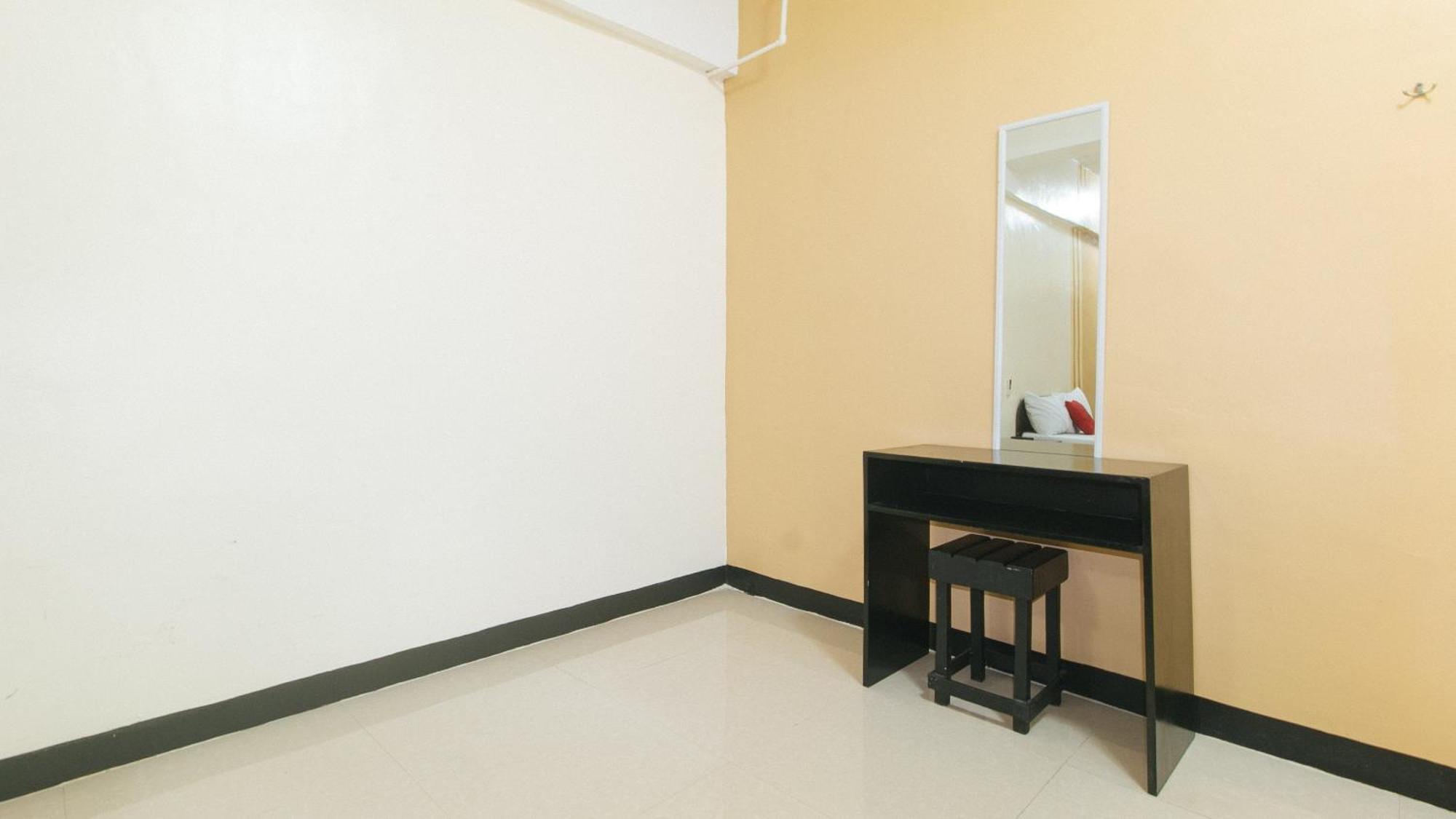 Reddoorz Near Sm City Muntinlupa San Pedro  Экстерьер фото